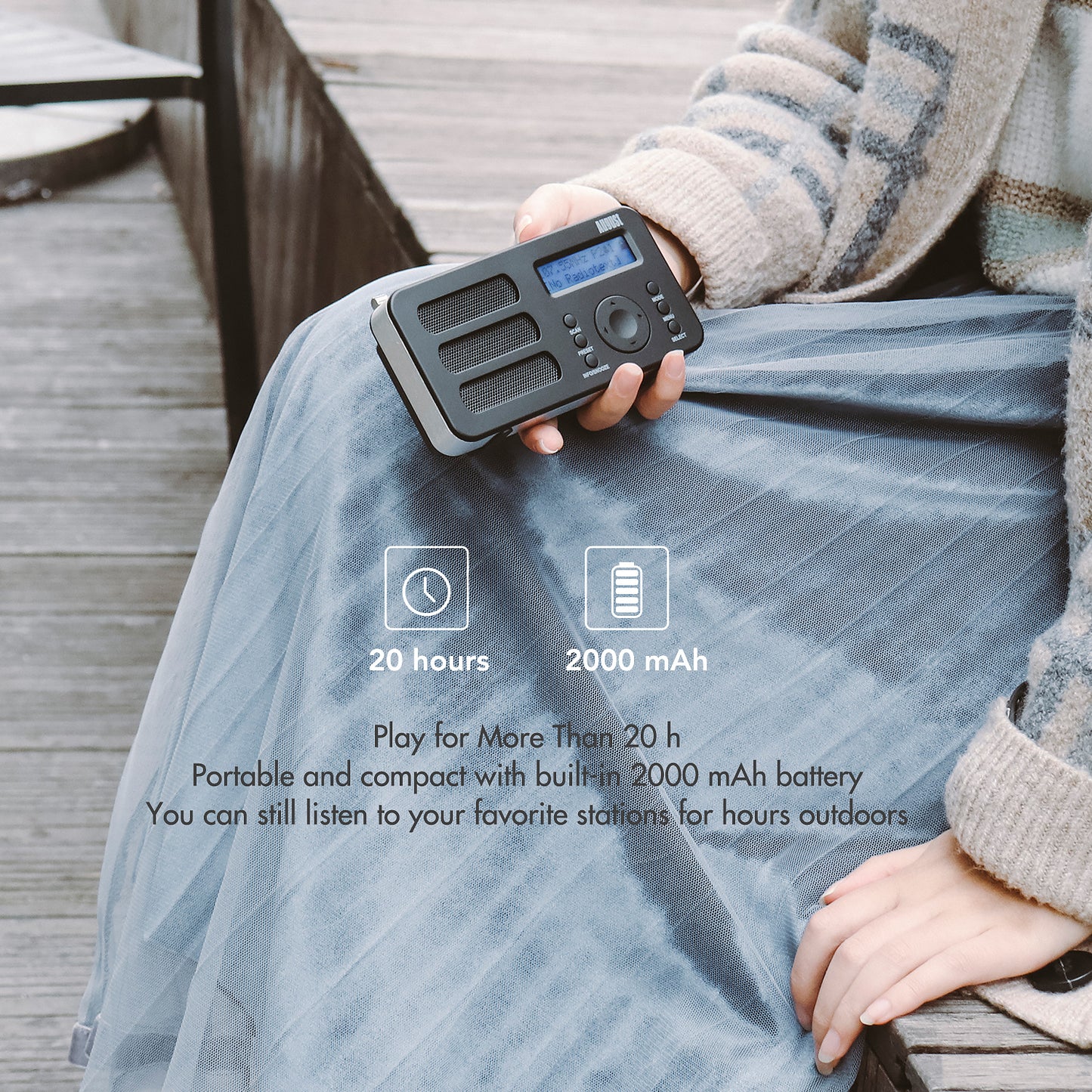 August MB225 in users hand with 20 Hours use time and 2000 mAh battery